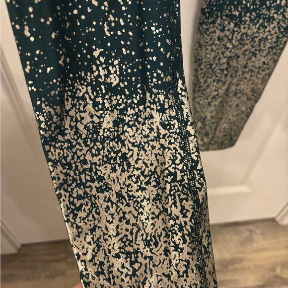 Beyond Yoga green and gold metallic speckled ombre leggings size M - Picture 6 of 12